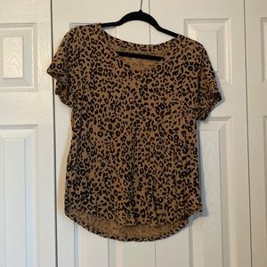 Cheetah v-neck t-shirt